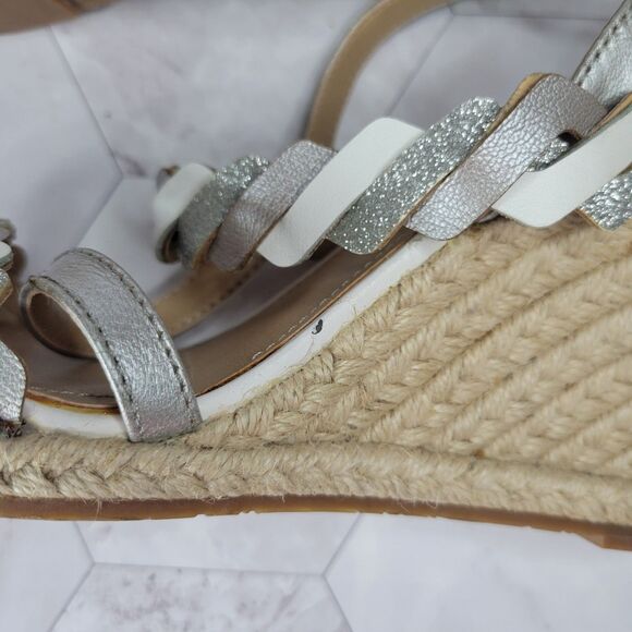 Tahari Waver white and gray metallic wedge sandals size 8.5 - Picture 9 of 9